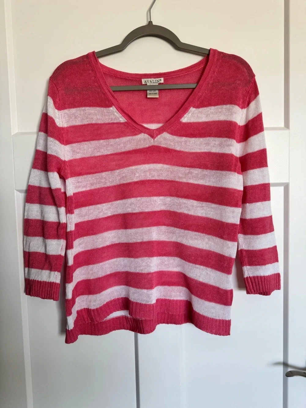 Avalin Pink & White Striped 100% Linen V-Neck Sweater Size M
